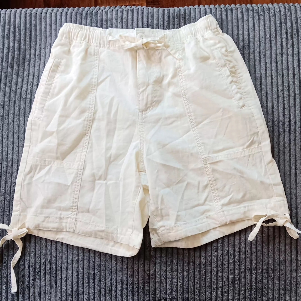 New Forever 21 White Casual Drawstring Shorts Linen/Cotton